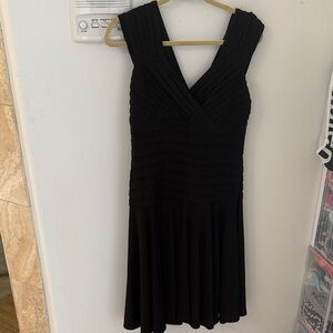 London Times Sweetheart Neckline Elegant Black Sleeveless Dress